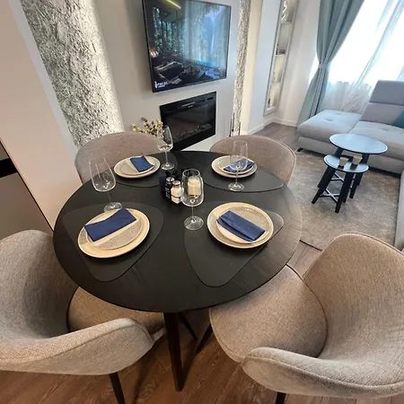 Celestial Stylish 2bdr W Wifi And Work Space דירה