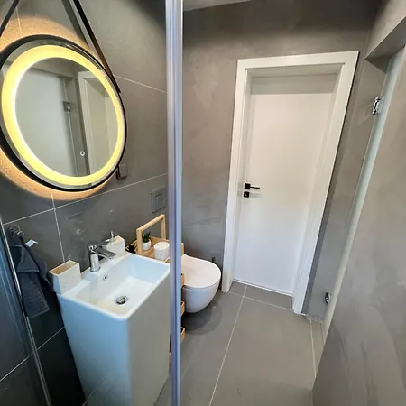 Celestial Stylish 2bdr W Wifi And Work Space דירה