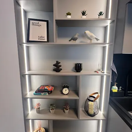 Celestial Stylish 2bdr W Wifi And Work Space Sofia