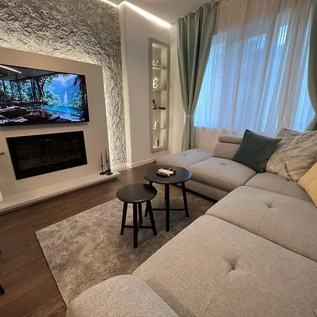 Celestial Stylish 2bdr W Wifi And Work Space 아파트 *