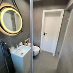 Celestial Stylish 2bdr W Wifi And Work Space Apartment
