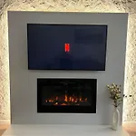 Celestial Stylish 2bdr W Wifi And Work Space Apartment Sofia