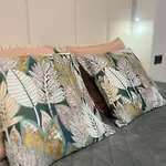 Celestial Stylish 2bdr W Wifi And Work Space Apartment