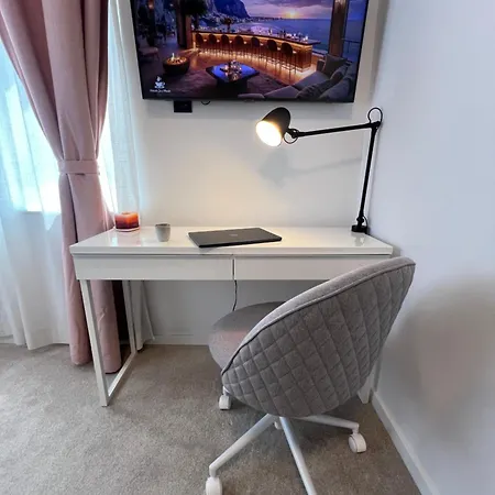 Lägenhet Celestial Stylish 2bdr W Wifi And Work Space *