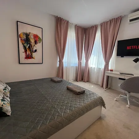 Celestial Stylish 2bdr W Wifi And Work Space