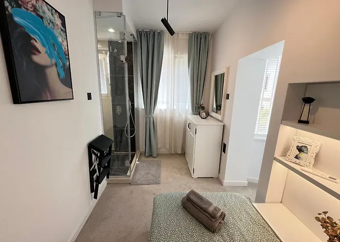 Celestial Stylish 2bdr W Wifi And Work Space * Sofia