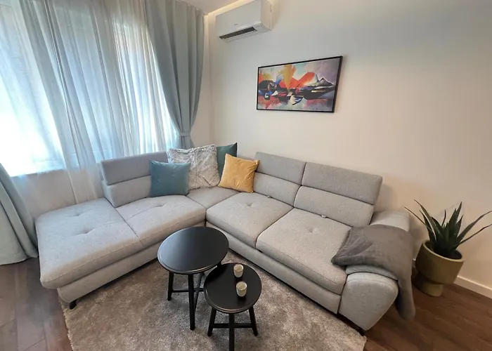 Celestial Stylish 2bdr W Wifi And Work Space 公寓 索菲亞