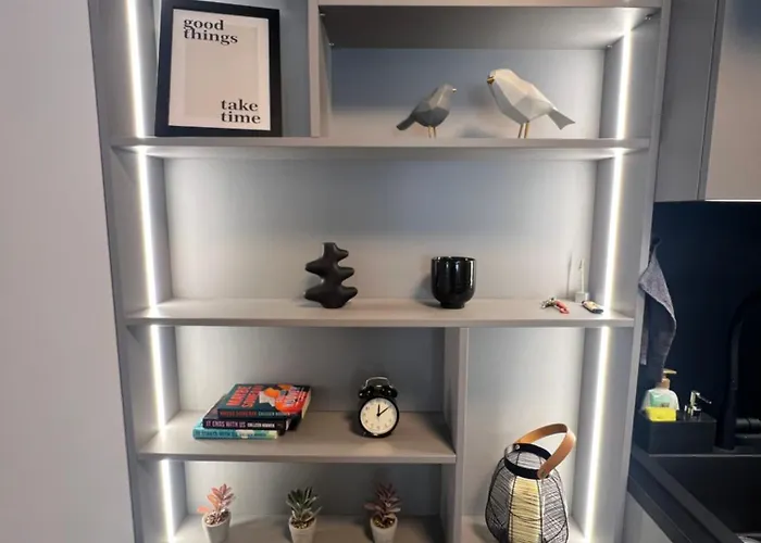 Celestial Stylish 2bdr W Wifi And Work Space Sofia