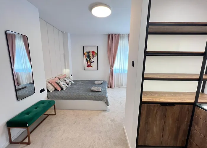 Celestial Stylish 2bdr W Wifi And Work Space * 索菲亞