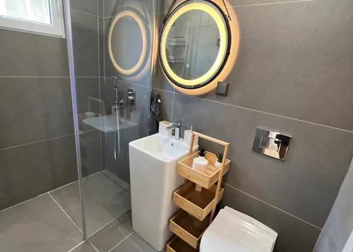 Appartamento Celestial Stylish 2bdr W Wifi And Work Space Sofia