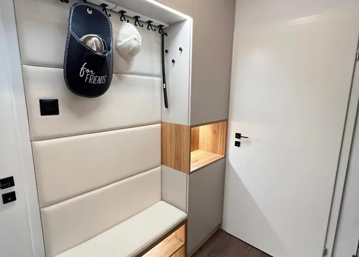 Celestial Stylish 2bdr W Wifi And Work Space