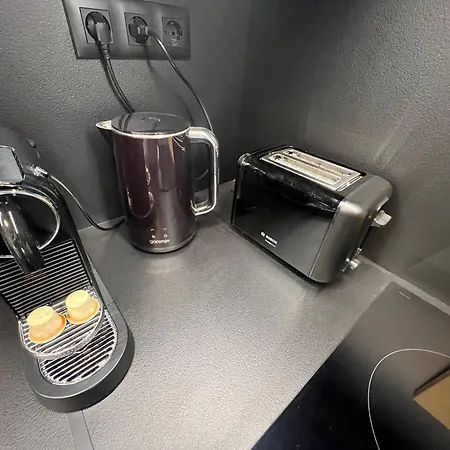 Celestial Stylish 2bdr W Wifi And Work Space 公寓 索菲亞