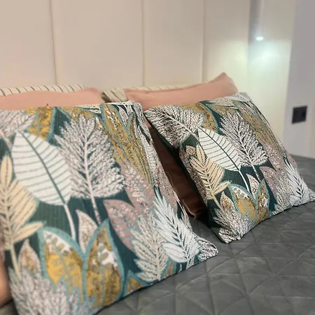 Celestial Stylish 2bdr W Wifi And Work Space 公寓