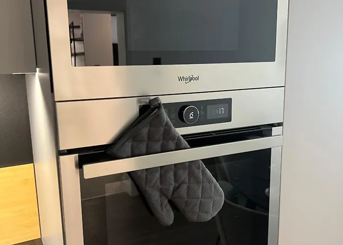 Celestial Stylish 2bdr W Wifi And Work Space *