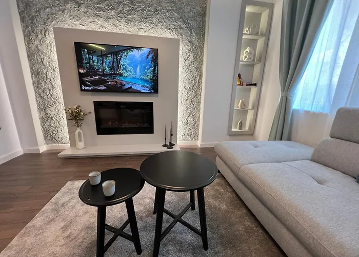 Celestial Stylish 2bdr W Wifi And Work Space Апартаменты София